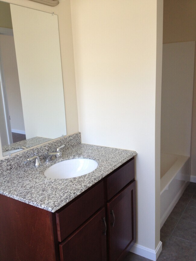 Building Photo - 21 Nassau St