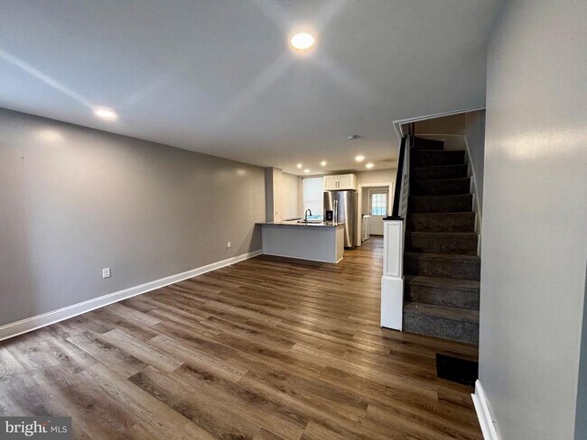 Building Photo - 4 3rd St