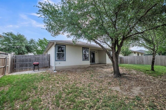 Building Photo - 3005 Tyler Ln