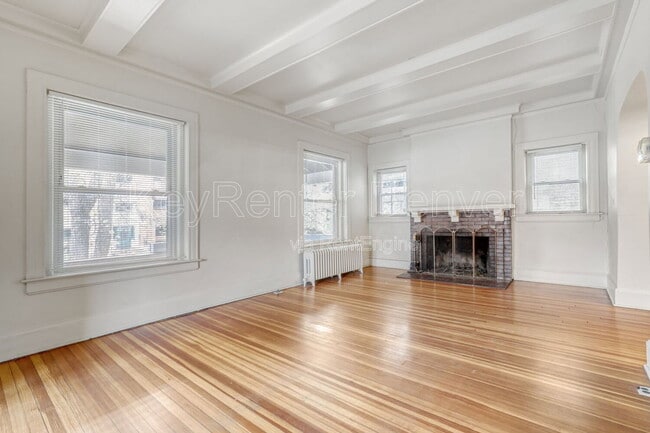 Building Photo - 1275 Detroit St