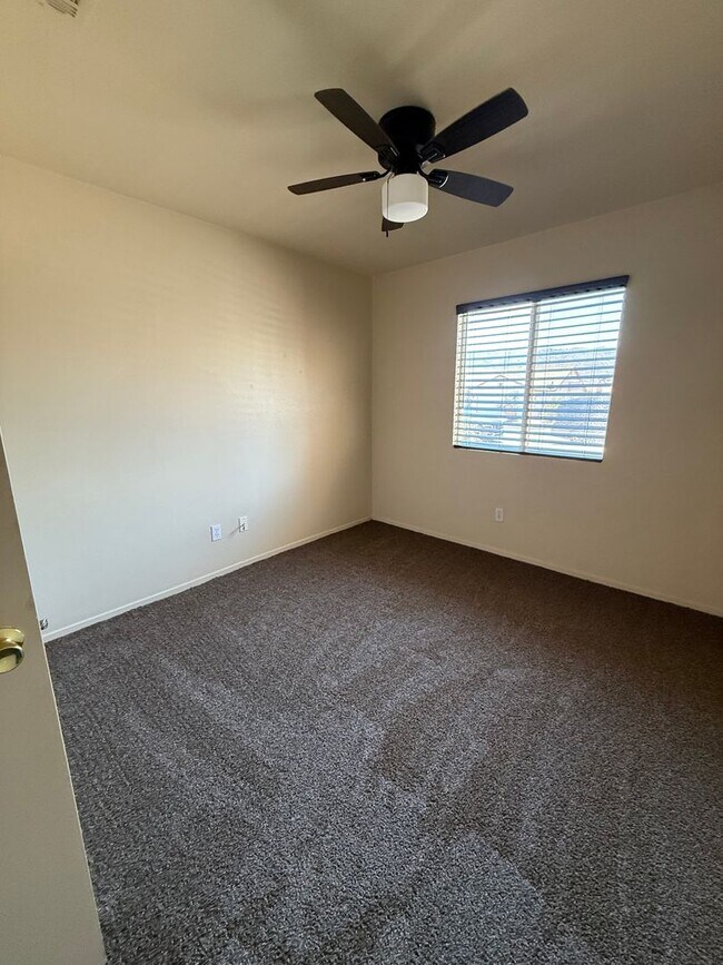 Building Photo - 71538 Sunnyvale Dr