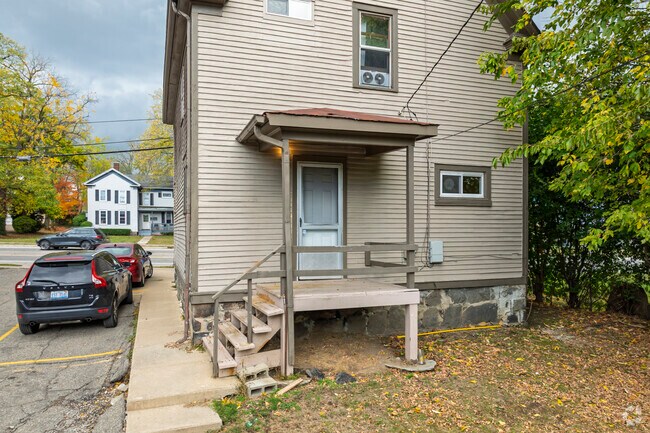 Building Photo - 807 S Main St