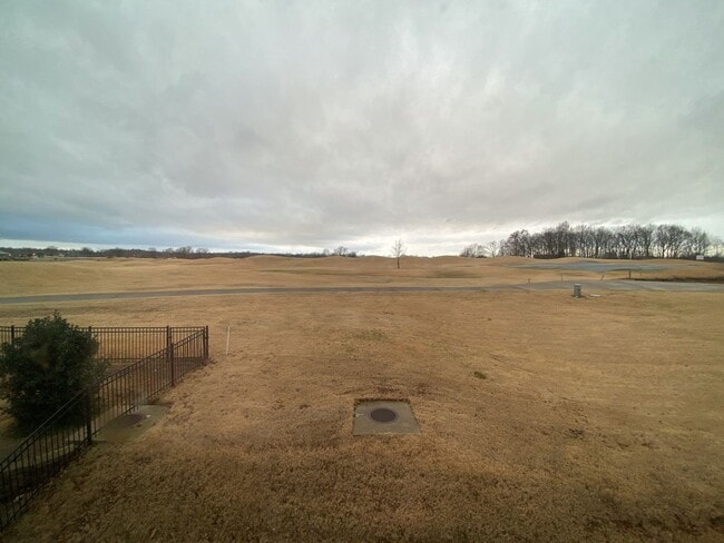 Building Photo - 1016 Villa Dr