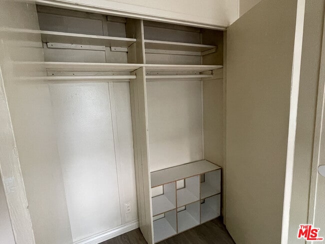 Building Photo - 351 Temple Ave