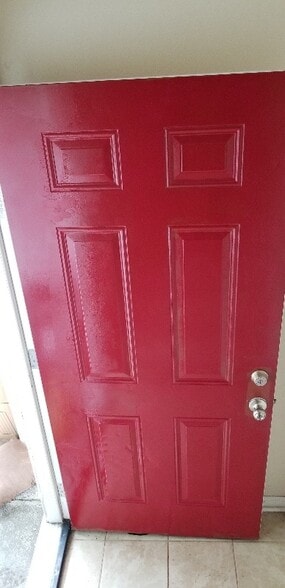 Building Photo - 801 Burcale Rd