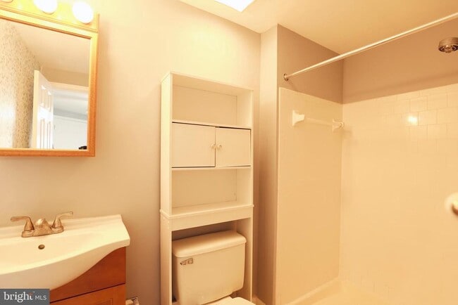 Building Photo - 4393 Pembrook Village Dr