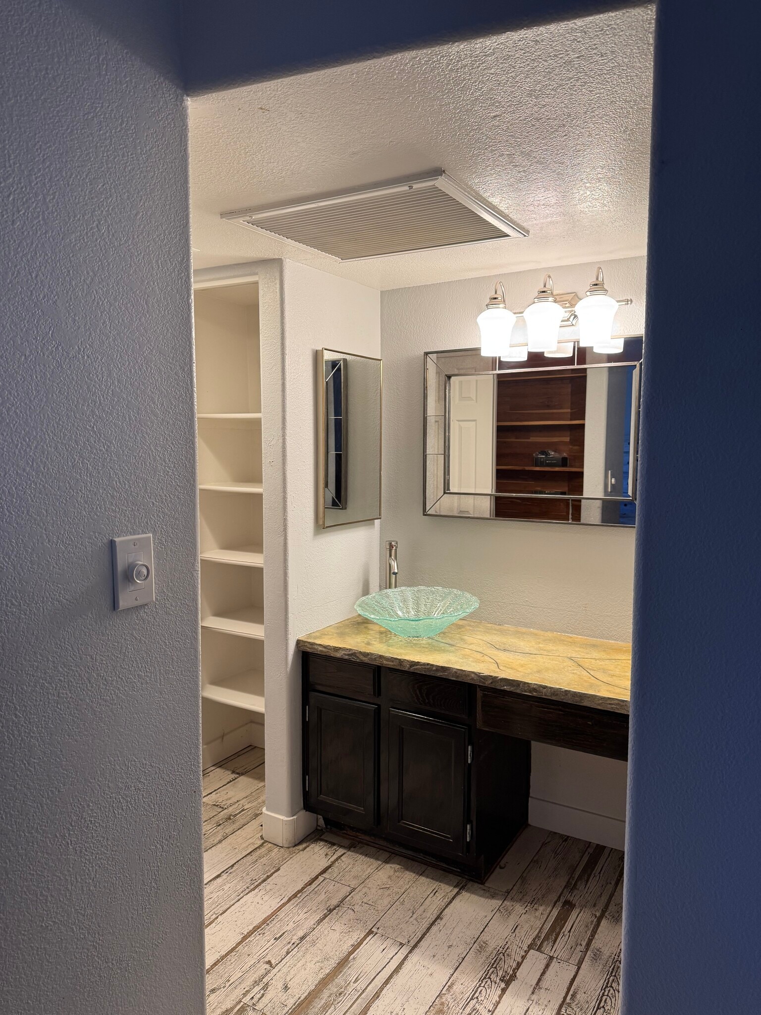 Building Photo - 1025 E Highland Ave