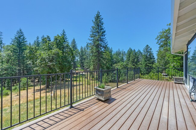 Building Photo - 3-Bedroom Home on a Foresthill Cul-de-Sac