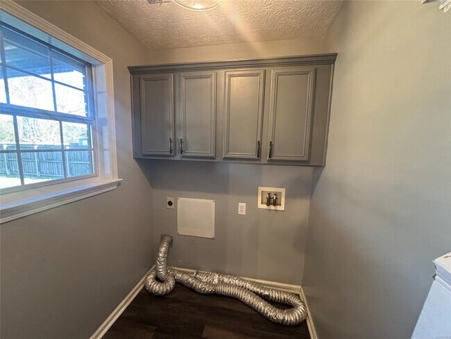 Building Photo - 1968 Calumet Pkwy