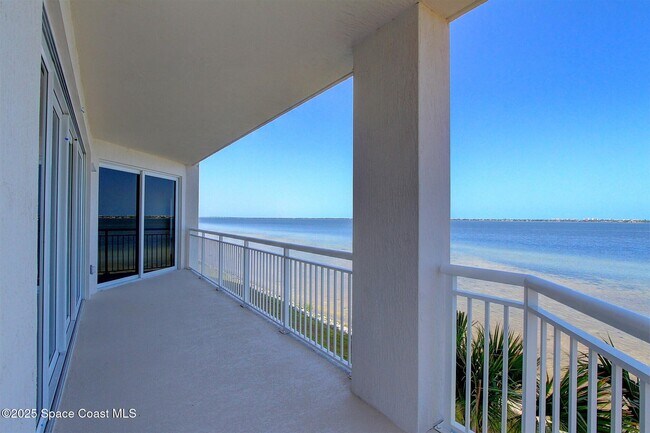 Building Photo - 1465 S Harbor City Blvd