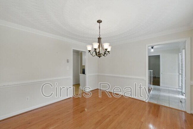 Building Photo - 156 Circle Ct