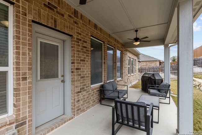 Building Photo - 1318 Tabuenfeld - Excellent, Clean Home, N...