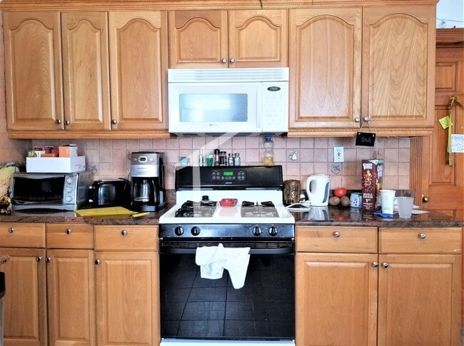 Primary Photo - NICE BRIGHTON LISTING!!!!!