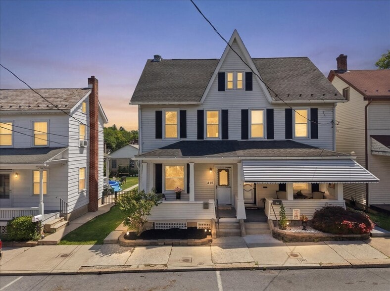 Building Photo - 315 2nd St