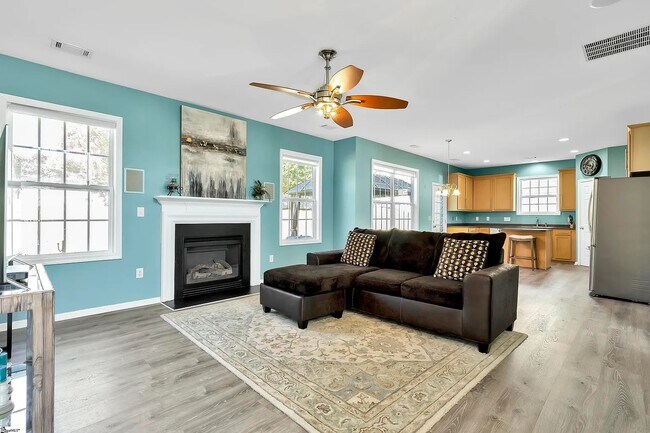 Building Photo - 504 Collingsworth Ln