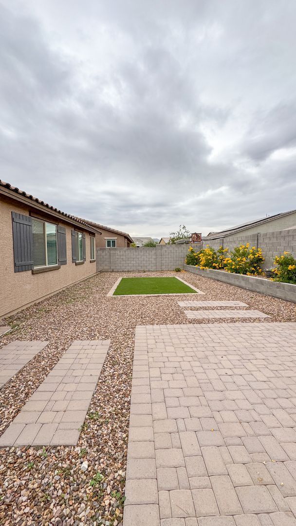 Building Photo - 18852 W Marshall Ave