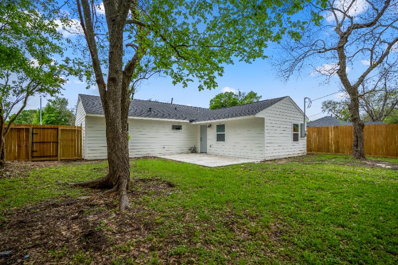 Building Photo - 3923 Alsace St