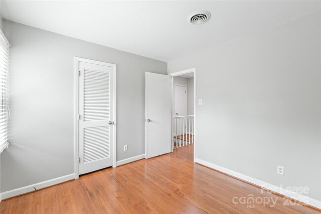 Building Photo - 5001 Vescova Ct