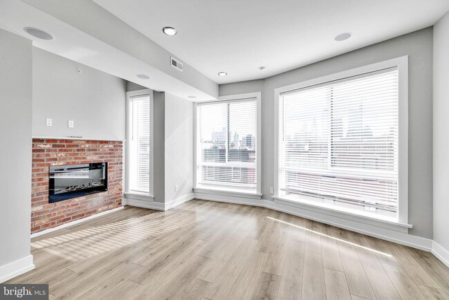 Building Photo - 1617 Brown St