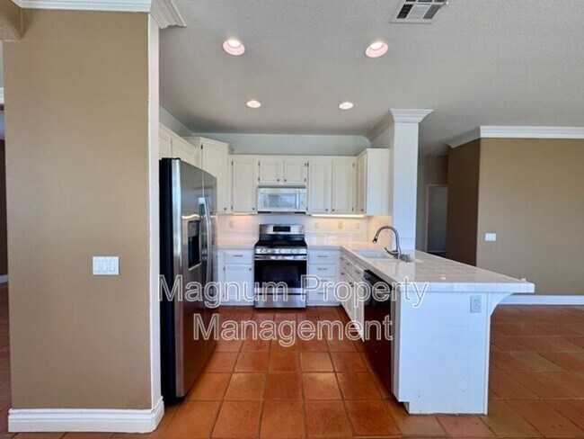 Building Photo - 33021 Adelante St