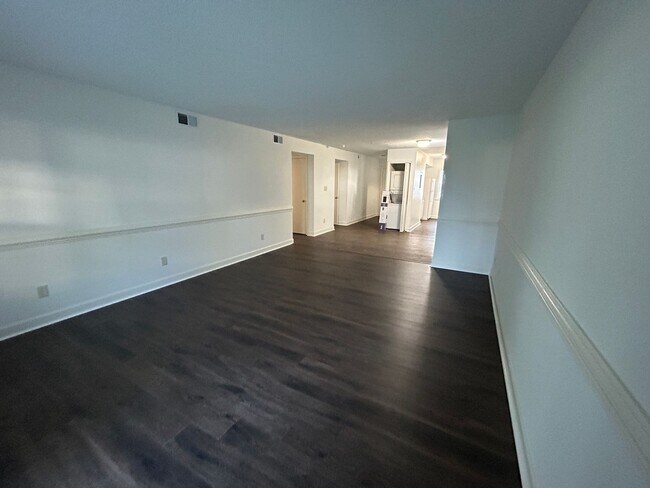 Building Photo - 2504 Avent Ferry Rd