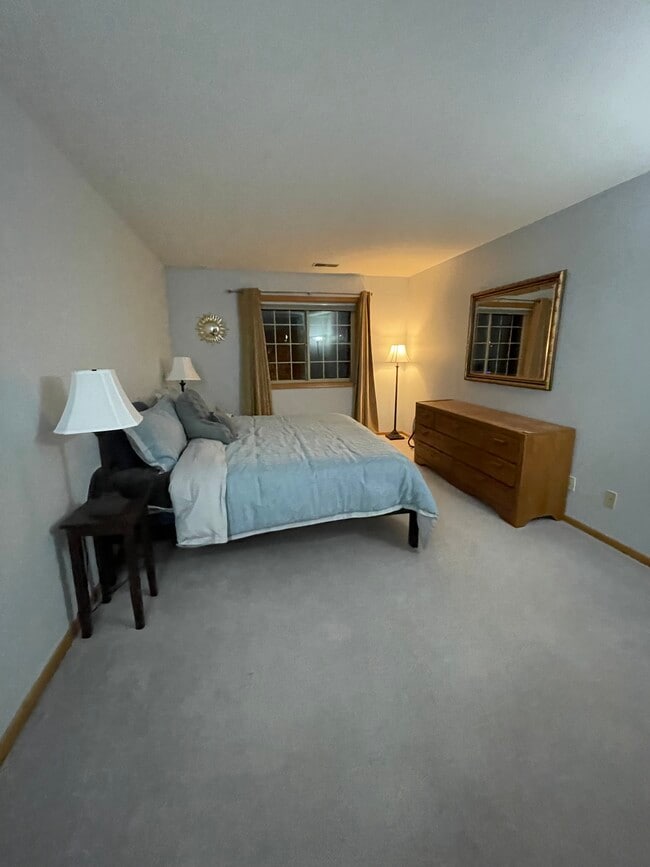 Building Photo - 1922 Parknoll Ln