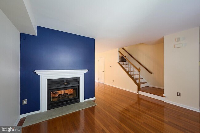 Building Photo - 1803 Stoneham Dr