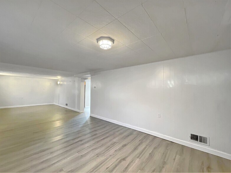 Building Photo - 1832 N Culpeper St