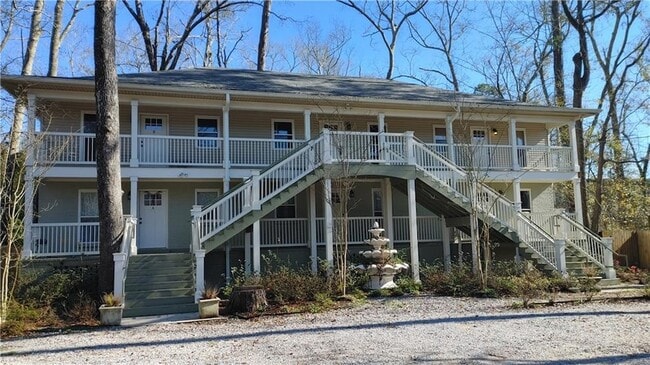 Primary Photo - 425 Depre St
