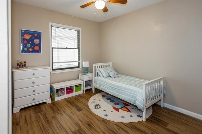 Building Photo - 111 Branch View Dr