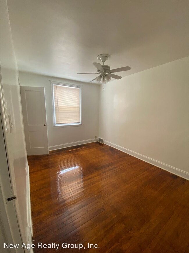Building Photo - 2 br, 1 bath House - 4520 Robbins Street