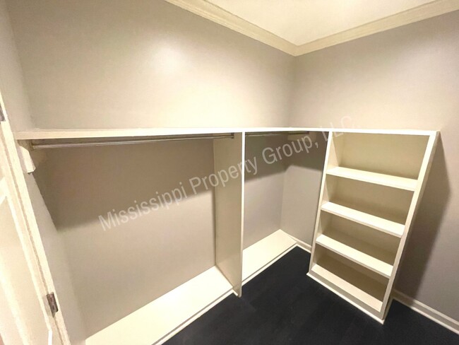 Building Photo - EXCELLENT LOCATION - 2BD/2BA FOR RENT