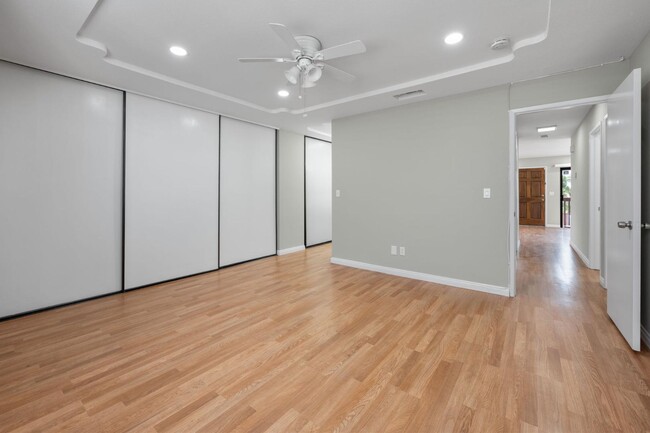 Building Photo - 850 Tamayo Dr