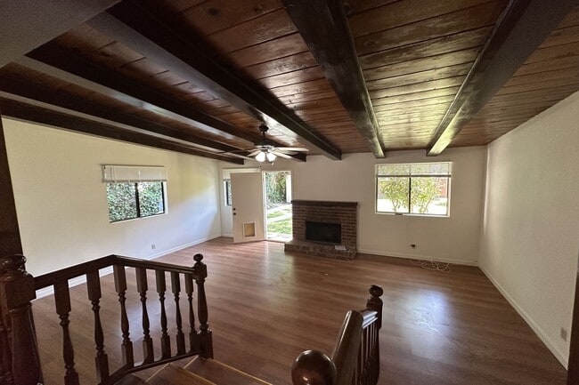 Building Photo - 4608 Saloma Ave