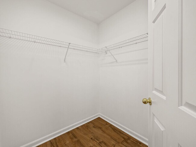 Building Photo - 129 Bathurst Ln