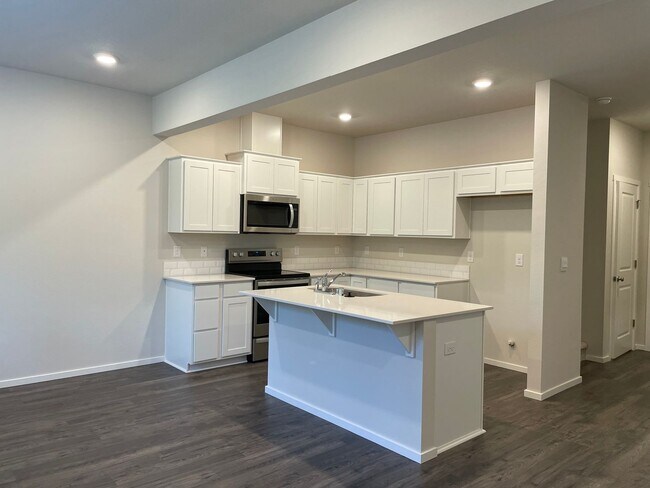 Building Photo - BEAUTIFUL 3 Bed 2.5 Bath Home in Vancouver! Stainless Steel Appliances!