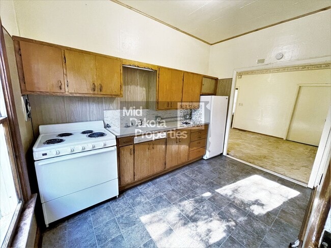 Building Photo - 420 S Duff St