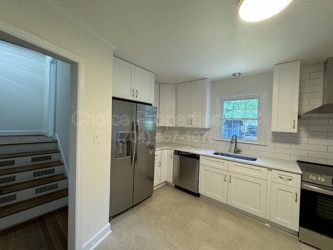 Building Photo - 253 Scofield Rd