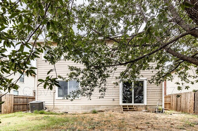 Building Photo - 105 Corral Fence