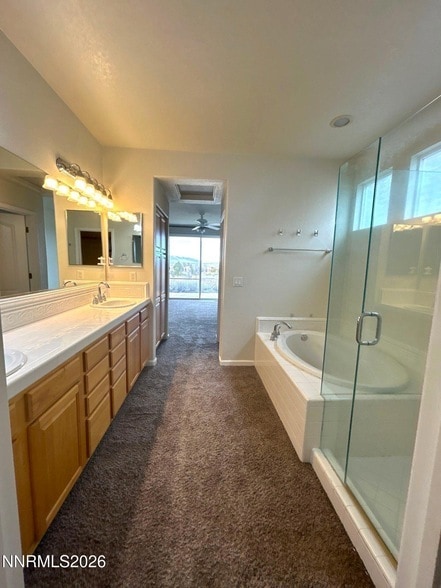 Building Photo - 3084 10 Mile Dr