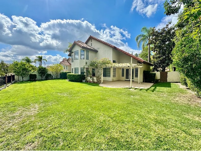 Building Photo - Beautiful 5B/3BA Home in Rancho Bernardo A...