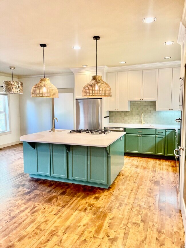 Building Photo - 61438 Linton Loop