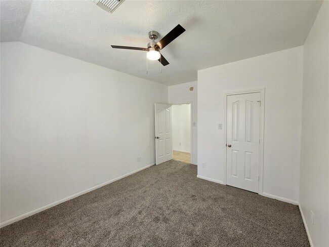 Building Photo - 2810 Autumn Springs Ln