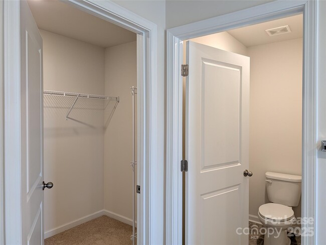 Building Photo - 10731 Claystone Dr