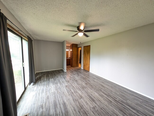Building Photo - 8220 S College Ave