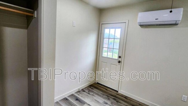 Building Photo - 508 Olive St