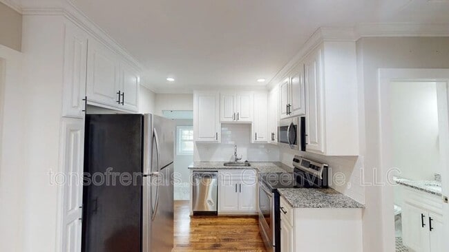 Building Photo - 8 Traynham St