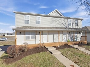 Building Photo - 2413 Northampton Dr