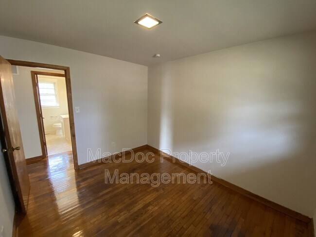 Building Photo - 10514 Robert E. Lee Drive