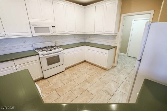 Building Photo - 9120 Ripple Ridge Ave